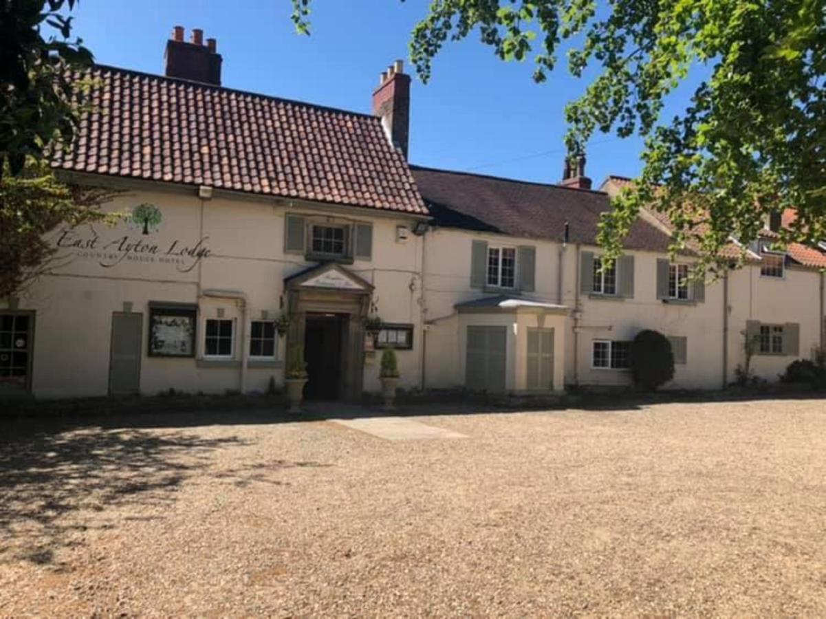 East Ayton Lodge Hotel, Scarborough Bagian luar foto