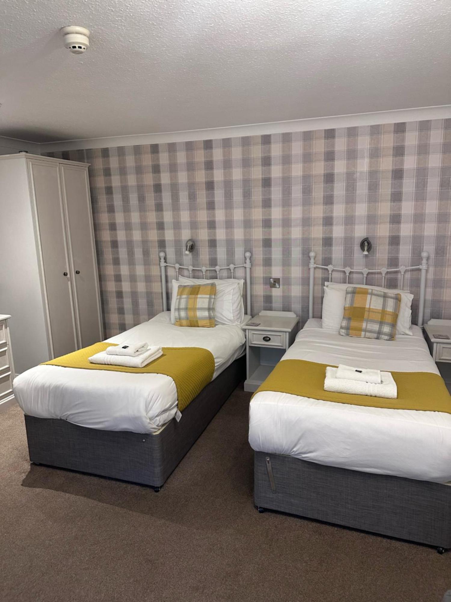 East Ayton Lodge Hotel, Scarborough Bagian luar foto