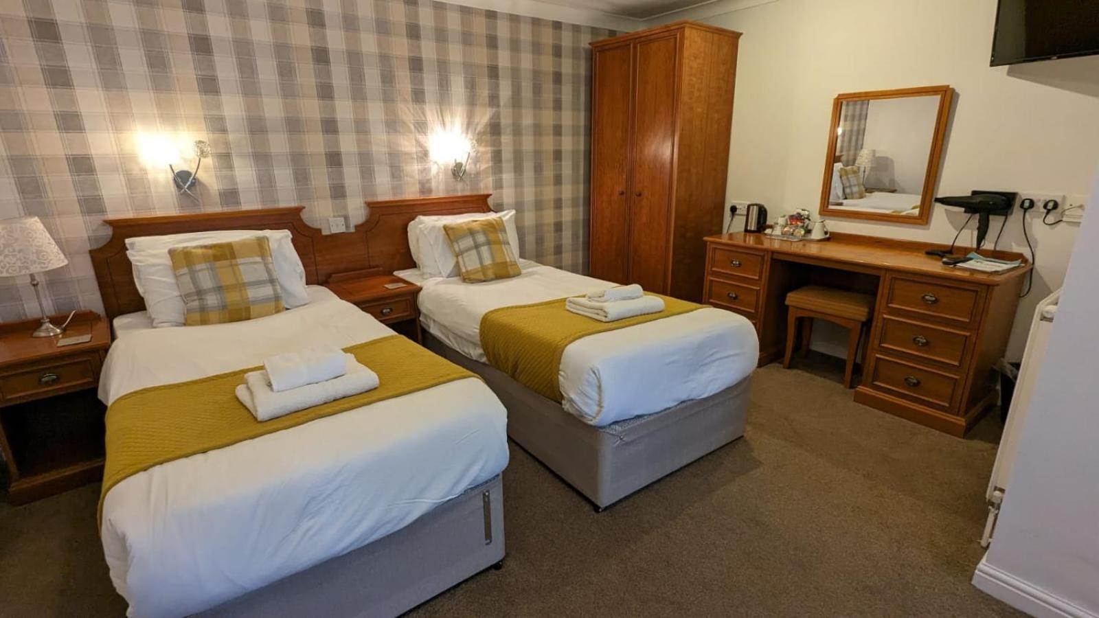 East Ayton Lodge Hotel, Scarborough Bagian luar foto